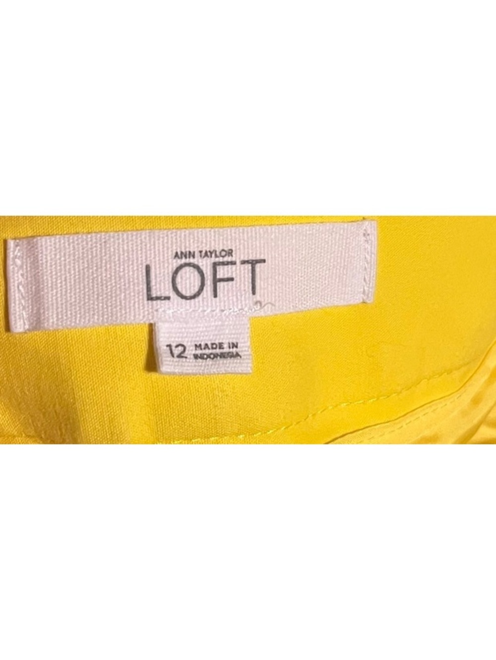 Ann Taylor LOFT Yellow Women's Shorts Size 12 - Picture 2 of 2